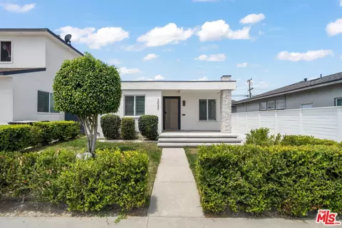 3037 Pacific Ave, Long Beach, CA 90806