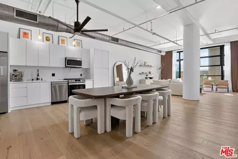 1645 Vine St #411, Los Angeles, CA 90028
