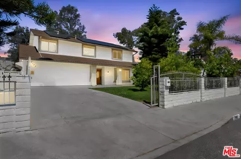 7901 Babcock Ave, North Hollywood, CA 91605