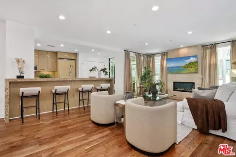 447 N Doheny Dr #102, Beverly Hills, CA 90210