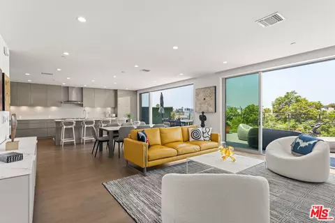 728 N Sweetzer Ave #403, West Hollywood, CA 90069