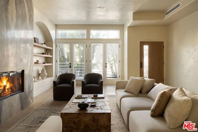 18 Voyage St, Marina Del Rey, CA 90292