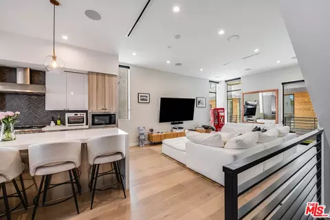 4425 Studio Pl, Studio City, CA 91602