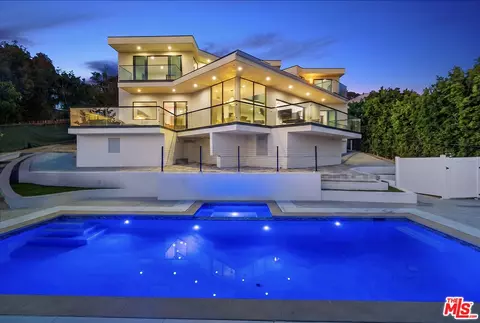 5675 Calpine Dr, Malibu, CA 90265