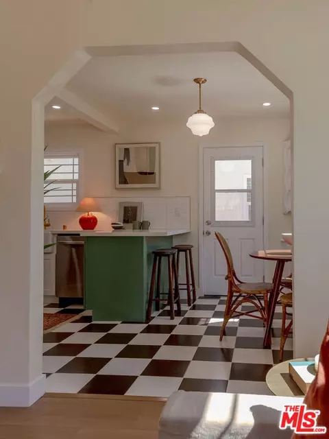 5317 Saturn St, Los Angeles, CA 90019