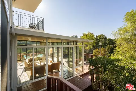 2591 Leicester Dr, Los Angeles, CA 90046