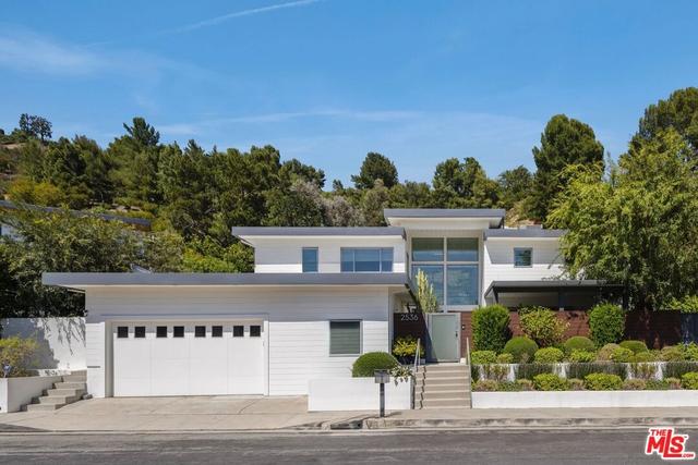 2536 Pesquera Dr, Los Angeles, CA 90049
