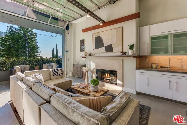 1152 N La Cienega Blvd #201, West Hollywood, CA 90069