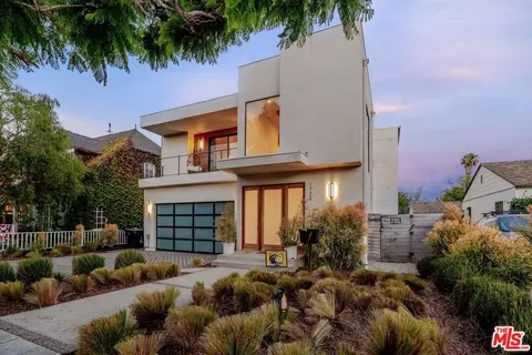1724 Pine St, Santa Monica, CA 90405