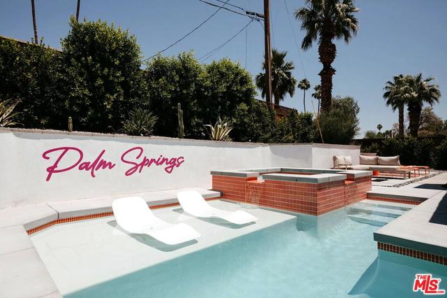900 S Nueva Vista Dr, Palm Springs, CA 92264