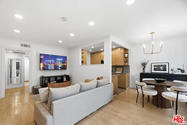 11718 Darlington Ave #7, Los Angeles, CA 90049
