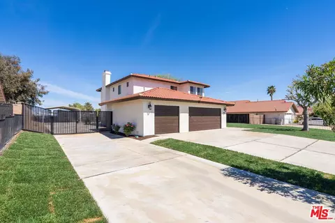 17590 El Cajon Dr, Hesperia, CA 92345 photo 3