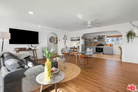 Living - 55436 Cone Blvd, Landers, CA 92285 photo 7 of 7