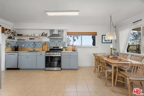 Kitchen - 55436 Cone Blvd, Landers, CA 92285 photo 1 of 3