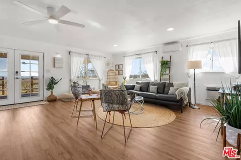Living - 55436 Cone Blvd, Landers, CA 92285 photo 2 of 7