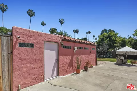 Exterior - 831 E Rio Grande St, Pasadena, CA 91104 photo 12 of 18