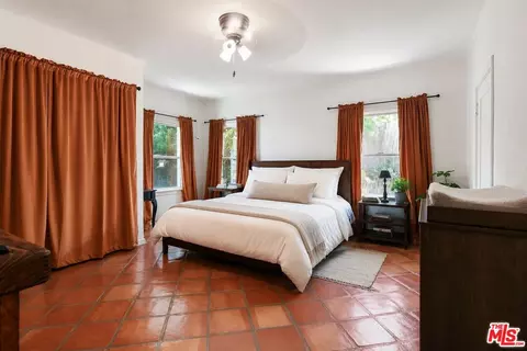 Bedroom - 831 E Rio Grande St, Pasadena, CA 91104 photo 1 of 3