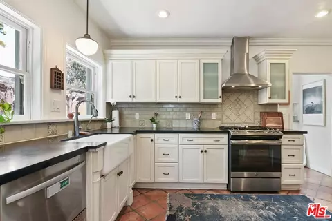 Kitchen - 831 E Rio Grande St, Pasadena, CA 91104 photo 1 of 5