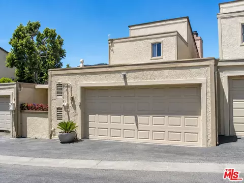 1698 Palisades Dr, Pacific Palisades, CA 90272