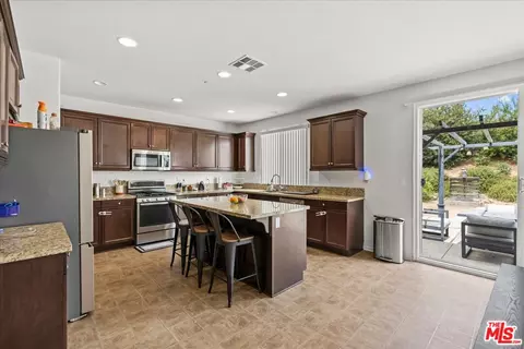 Kitchen - 361 Canyon Rdg, Calimesa, CA 92320 photo 2 of 3