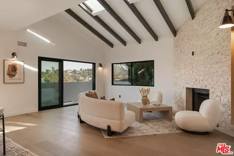 2474 Silver Ridge Ave, Los Angeles, CA 90039
