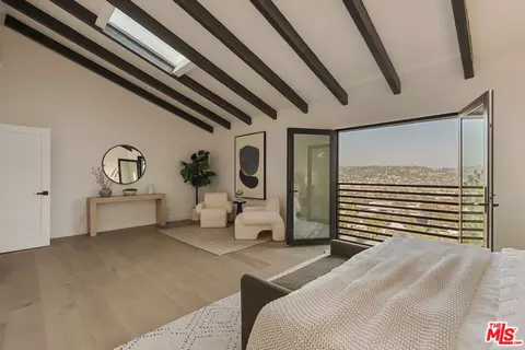 2474 Silver Ridge Ave, Los Angeles, CA 90039