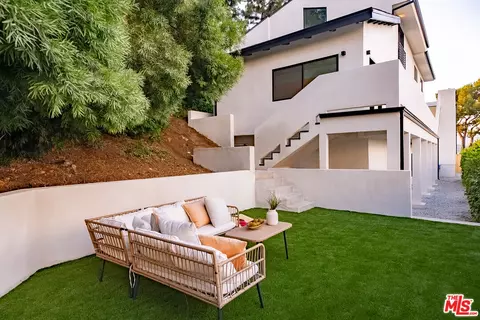 2474 Silver Ridge Ave, Los Angeles, CA 90039