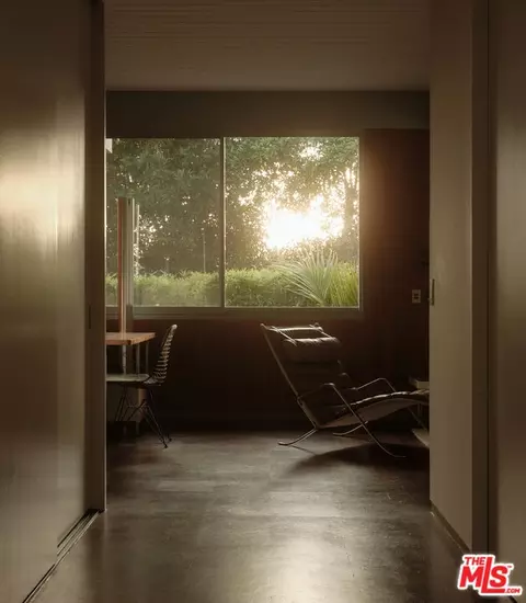 Entry Way - 1035 Summit Dr, Beverly Hills, CA 90210 photo 4 of 4