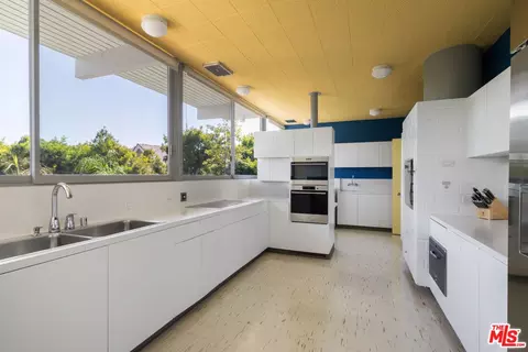 Kitchen - 1035 Summit Dr, Beverly Hills, CA 90210 photo 1 of 1
