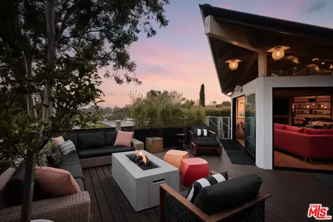 443 N Greencraig Rd, Los Angeles, CA 90049