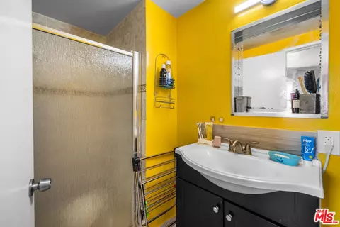 Bath - 160 W Jay St, Carson, CA 90745 photo 3 of 3
