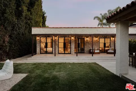 6255 Del Valle Dr, Los Angeles, CA 90048