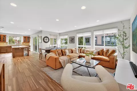 12883 Runway Rd #1, Playa Vista, CA 90094