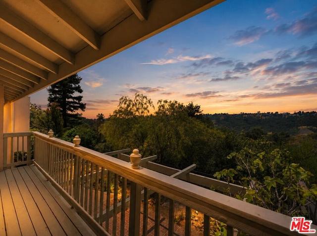 2755 Bottlebrush Dr, Los Angeles, CA 90077