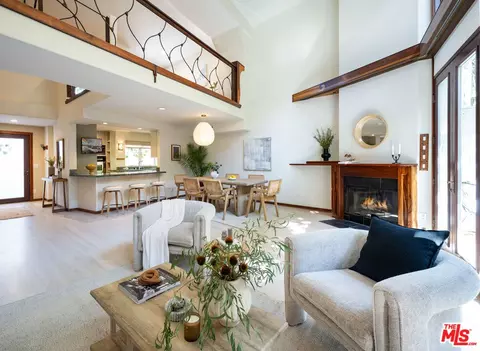 2811 Arizona Ave #4, Santa Monica, CA 90404