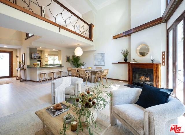 2811 Arizona Ave #4, Santa Monica, CA 90404