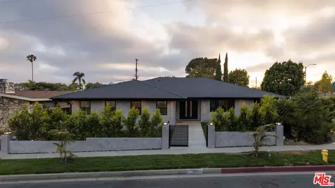 5809 S Chariton Ave, Los Angeles, CA 90056