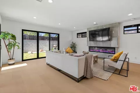 5253 Buffalo Ave, Sherman Oaks, CA 91401 photo 9