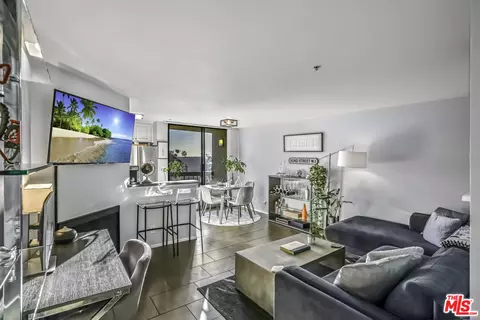 7320 Hawthorn Ave #315, Los Angeles, CA 90046