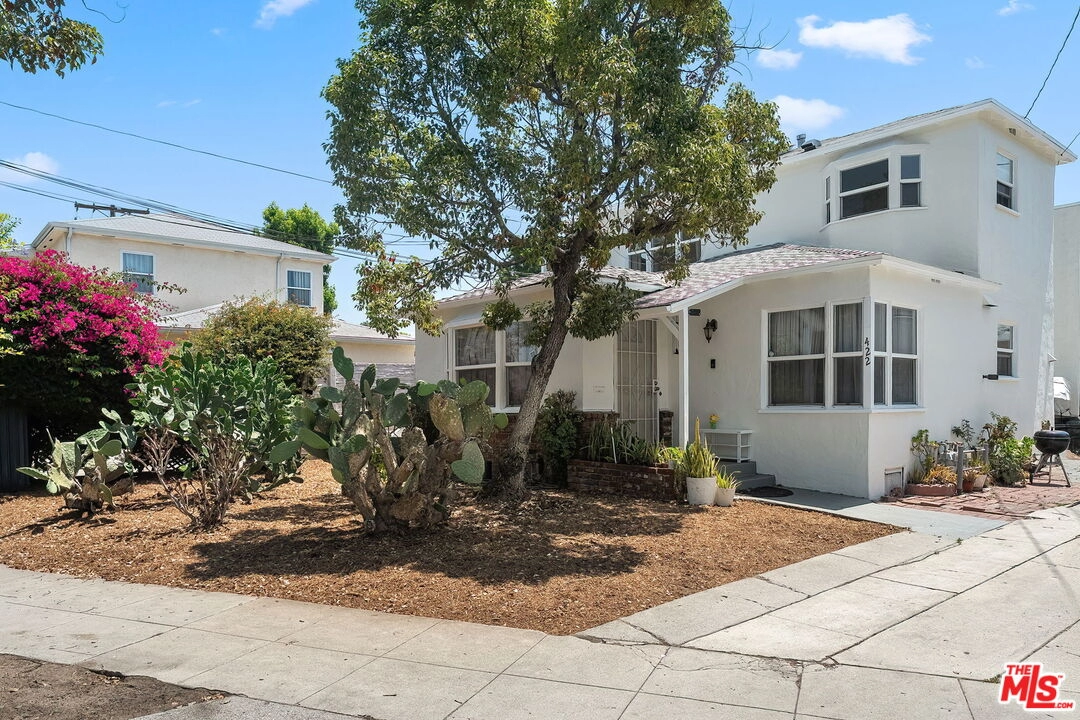 422 N Everett St, Glendale, CA 91206 photo 1