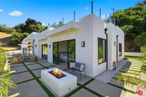 4637 Dunas Ln, Tarzana, CA 91356