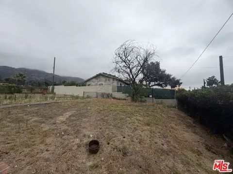 255 W Poppyfields Dr, Altadena, CA 91001