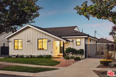 7320 El Manor Ave, Los Angeles, CA 90045
