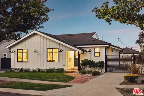 7320 El Manor Ave, Los Angeles, CA 90045