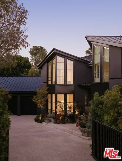 1122 La Altura Rd, Beverly Hills, CA 90210