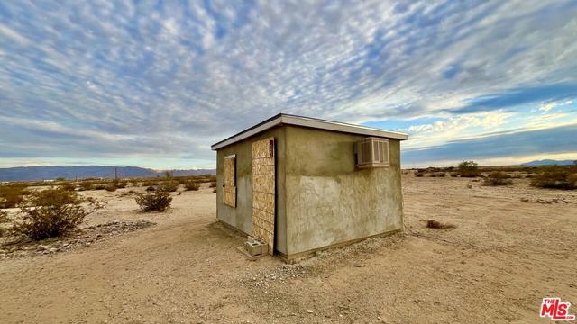 660 High Noon Rd, Twentynine Palms, CA 92277