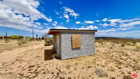 1879 Cherokee Trl, Landers, CA 92285 photo 9