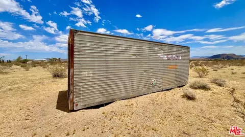 1879 Cherokee Trl, Landers, CA 92285 photo 4