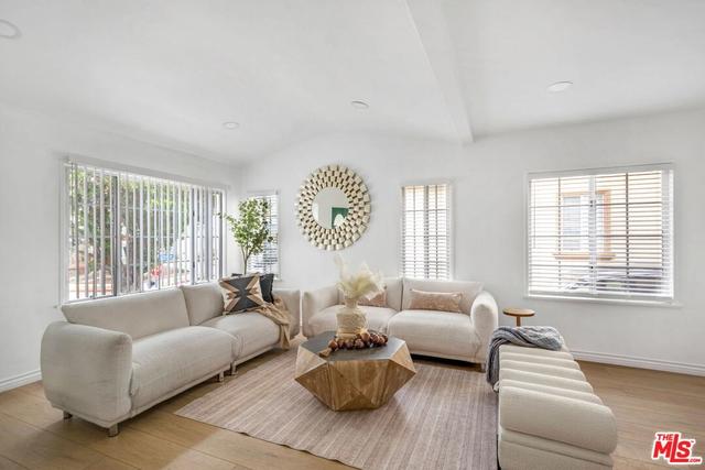 4137 W 58th Pl, Los Angeles, CA 90043