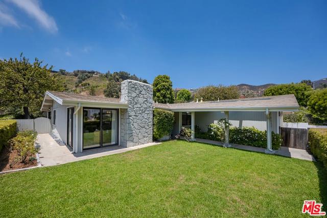 1231 El Hito Cir, Pacific Palisades, CA 90272